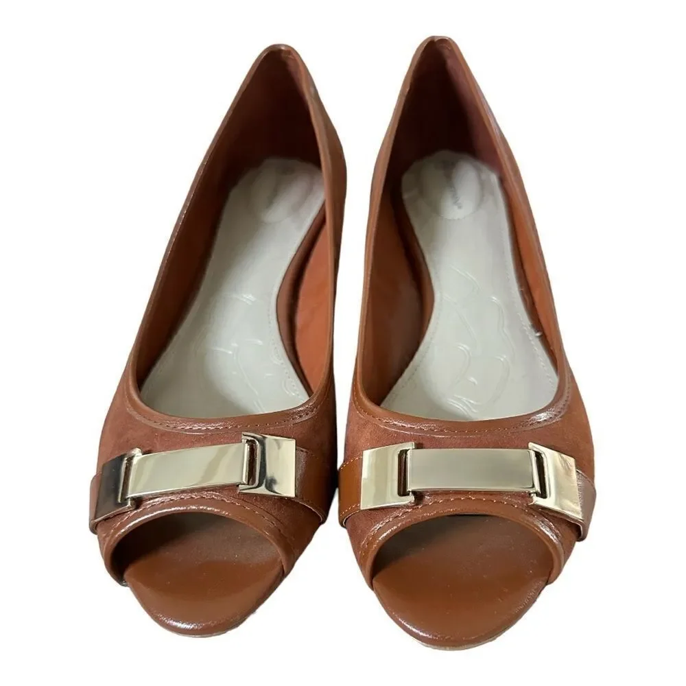 Giani Bernini Women’s Suede Peep-Toe Wedge Pumps in the Size 9M